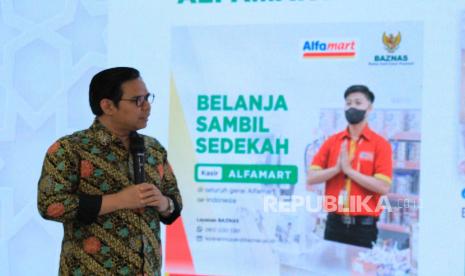 Badan Amil Zakat Nasional (BAZNAS) RI menyalurkan Sedekah Konsumen Alfamart yang terkumpul selama 2023. 