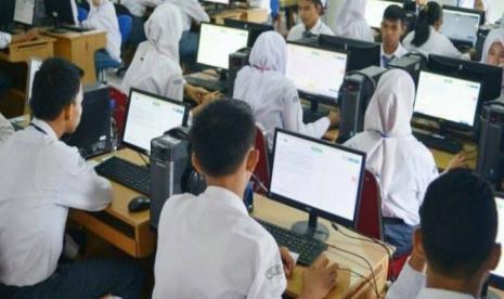 Pendidikan dan Dunia Kerja