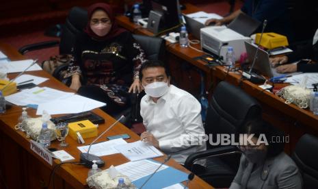 Pimpinan Komisi X DPR Syaiful Huda saat rapat kerja di Gedung DPR RI. Komisi X mempertanyakan pemangkasan kontingen SEA Games oleh Tim Review PPON.