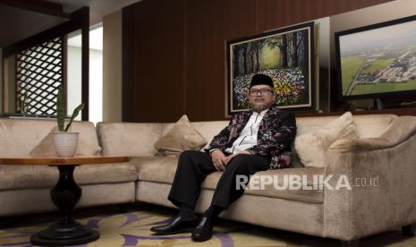 Ketua Umum Persatuan Islam (Persis) masa jihad 2022-2027 KH Jeje Zaenudin berpose usai penutupan Muktamar XVI Persatuan Islam di Soreang, Kabupaten Bandung, Senin (26/9/2022). KH Jeje Zaenudin resmi terpilih sebagai Ketua Umum Persatuan Islam masa jihad 2022-2027 pada Muktamar XVI Persatuan Islam. Republika/Abdan Syakura