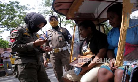 Razia Prokes, Satpol PP Kantongi Denda Rp 70 Juta. Foto: Razia masker