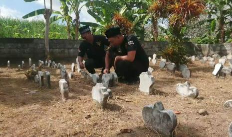 Ada Kompleks Makam Misterius Tanpa Identitas di Tulungagung, Hah?