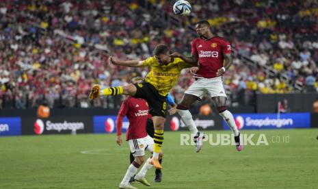 Striker MU Marcus Rashford (kanan) saat melawan Borussia Dortmund di Amerika Serikat, Senin (31/7/2023). 