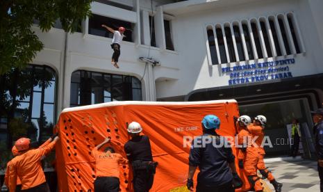 Simulasi Penanganan Darurat Bencana Gempa Bumi kesiapsiagaan bencana