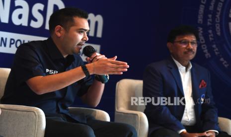 Sekjen Partai Nasdem Johnny G Plate (kanan) bersama Steering Committee (SC) Rakernas Partai Nasdem Prananda Surya Paloh menggelar konferensi pers jelang Rakernas Partai Nasdem di DPP Nasdem, Jakarta, Senin (13/6/2022). Rakernas Partai Nasdem yang digelar di Jakarta Covention Center, Senayan pada 15-17 Juni itu sebagai forum untuk menampung usulan calon presiden pada Pemilu 2024 dari seluruh Dewan Pimpinan Wilayah (DPW) Partai Nasdem. 