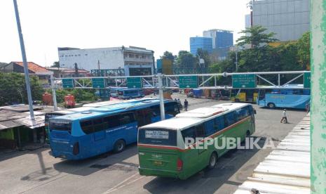 H-5 Idul Fitri belum terlihat ada penumpukan penumpang di Terminal Kota Bekasi menunju kampung halaman, Senin (17/4/2023). 