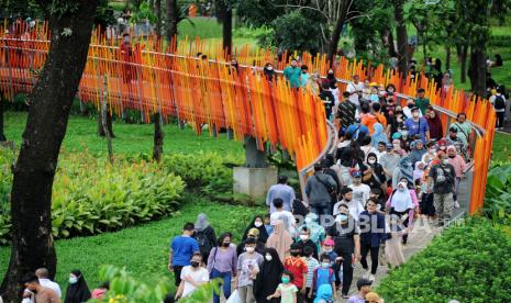 Lima ide tempat menarik yang bisa dikunjungi saat libur Waisak, salah satunya Tebet Eco Park. (ilustrasi)