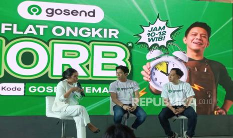 Gojek luncurkan fitur Gosend Hemat Flat Ongkir di Jakarta, Senin (20/11/2023).