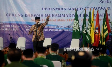 Harapan Muhammadiyah dari Muktamar NU. Foto: Ketua Umum Pimpinan Pusat Muhammadiyah Haedar Nashir memberikan sambutan saat peresmian Masjid At-Taqwa dan Gedung Dakwah Muhammadiyah DKI Jakarta, Sabtu (20/11). Kegiatan ini sekaligus untuk meramaikan momentum milad Muhammadiyah ke-109.Prayogi/Republika