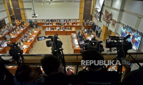 Suasana rapat kerja antara Kapolri Jenderal Listyo Sigit Prabowo dan Komisi III DPR di Kompleks Parlemen, Senayan, Jakarta, Rabu (24/8/2022).