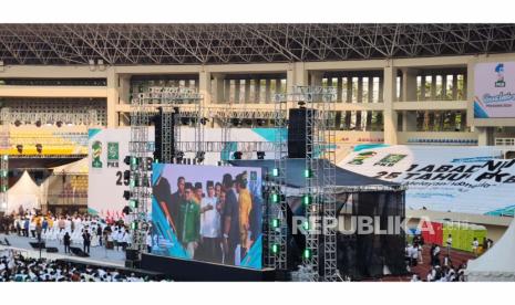 Jokowi dan sejumlah Ketum parpol hadir di acara Harlah PKB ke25 di Stadion Manahan Solo, Ahad (23/7/2023). Prabowo, Airlangga, Zulkifli Hasan hingga Jokowi menghadiri acara harlah PKB.