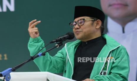 Ketua Umum PKB Muhaimin Iskandar memberi sambutan saat Halaqah Satu Abad NU di DPP PKB, Jakarta, Kamis (2/12/2021). Acara tersebut mengusung tema Gagasan Kontributif Membangun Kemandirian Ekonomi Nahdliyin. 