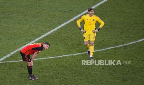 Penjaga gawang Belgia Thibaut Courtois (kanan). 