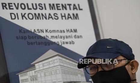 Penyidik senior Komisi Pemberantasan Korupsi (KPK) Novel Baswedan hadir saat audiensi dengan Komisioner Komnas HAM di Jakarta, Senin (24/5/2021). Perwakilan 75 pegawai KPK yang dinyatakan tidak lolos Tes Wawasan Kebangsaan (TWK) dengan didampingi beberapa lembaga hukum melakukan pengaduan terkait dugaan pelanggaran HAM pada asesmen TWK. 