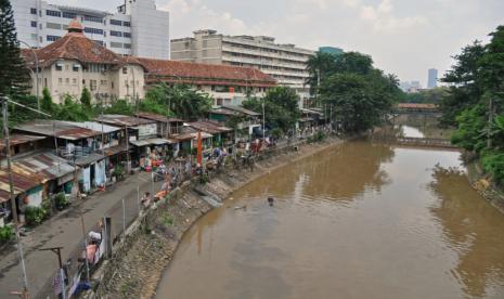 Permukiman Kumuh di Pinggir Sungai