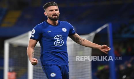  Olivier Giroud dari Chelsea