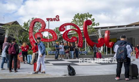  Wisatawan yang tiba di Bandara Internasional Ngurah Rai.