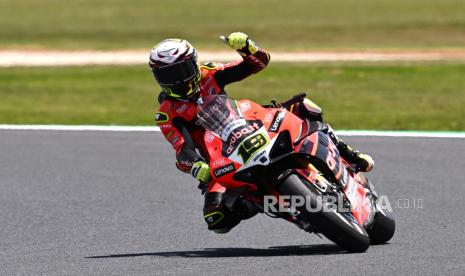  Pembalap Spanyol Alvaro Bautista dari tim Aruba.it Racing Ducati 