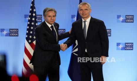 Menteri Luar Negeri AS Antony J Blinken bersama Sekretaris Jenderal NATO Jens Stoltenberg.