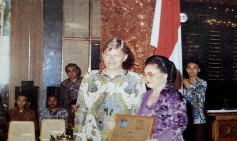 Benarkah Ibu Tien Soeharto Ikat Janji dengan Nyi Roro Kidul?