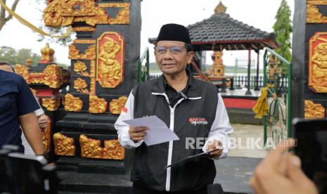 Mahfud MD resmi mengundurkan diri. TPN sebut Mahfud MD bakal makin lantang bersuara setelah resmi mengundurkan diri.