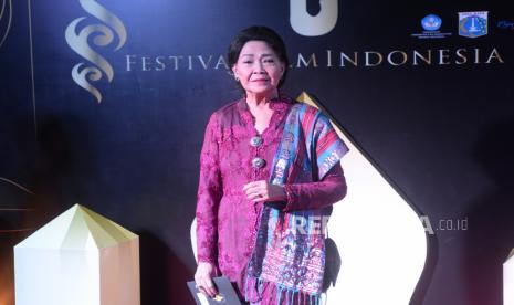 Rima Melati.  Marjolien Tambajong atau dikenal dengan Rima Melati, telah memberikan kontribusi besar bagi perfilman Indonesia lewat aktingnya. Film pertamanya sudah dimulai sejak 1958 Djuara Sepatu Roda, dan namanya semakin melambung di era 1960an.