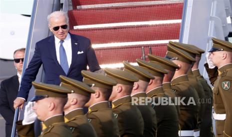 Sebanyak 14 senator Partai Republik mengancam pemerintahan Joe Biden 