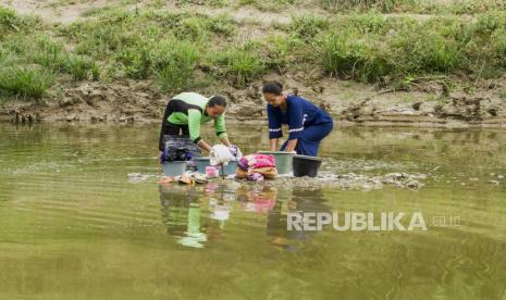 Badan Penanggulangan Bencana Daerah (BPBD) Kabupaten Karawang mencatat kekeringan mulai terjadi di sejumlah willayah. Tercatat ada tiga desa di tiga kecamatan di Kabupaten Karawang mengalami kekeringan pada musim kemarau tahun ini. 