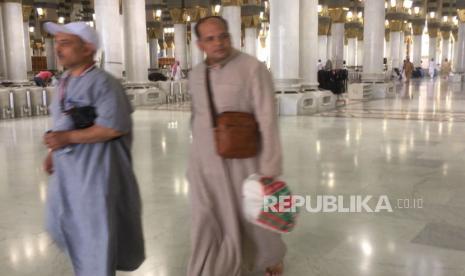 Jamaah di Masjid Nabawi.