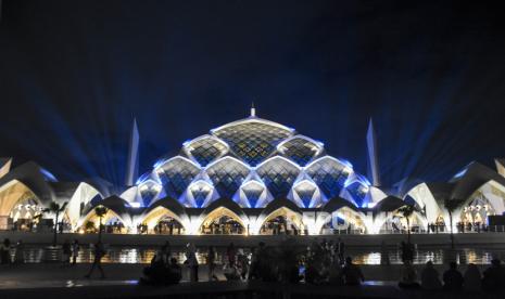 Masjid Raya Al Jabbar, Gedebage, Kota Bandung.