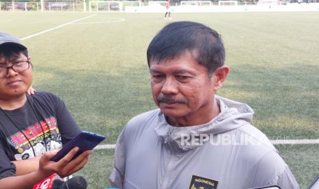 Pelatih Timnas Indonesia Indra Sjafri di Persija Training Ground, Bojongsari, Kabupaten Bogor, Sabtu (22/7/2023). 