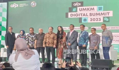 Menteri Koperasi dan UKM Teten Masduki dan Menteri Komunikasi dan Informatika Budi Arie Setiadi menghadiri UMKM Digital Summit 2023 di Jakarta, yang digelar Asosiasi Fintech Pendanaan Bersama Indonesia (AFPI), Kamis (21/9/2023).