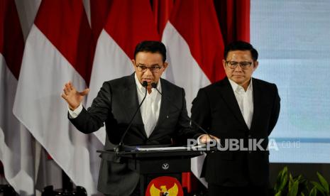 Capres dan cawapres nomor urut 1 Anies Baswedan dan Muhaimin Iskandar. Sebelum menuju lokasi debat di JCC Senayang, Cak Imin dan Anies Baswedan janjian di sebuah kafe untuk pergi bersama.