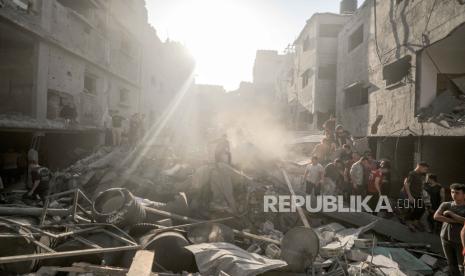 A destroyed house following an Israeli air strike in the western Shati refugee camp, western Gaza Strip, on October 12, 2023. More than 1,200 Palestinians were killed and more than 5,000 injured, according to the Palestinian Ministry of Health. After Israel began bombing the Palestinian Strip in response to the attacks carried out by the Islamic movement Hamas on Israel from the Gaza Strip on October 7. More than 3,000 people, including 1,500 Hamas militants, have been killed and thousands wounded in Gaza and Israel since October 7, according to Israeli military sources and Palestinian officials.  