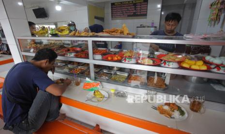 Ilustrasi warteg. Polres Metro Jakarta Barat menggerakkan Warteg Peduli untuk warga di Kecamatan Tamansari sehingga mereka dapat bertahan di tengah pandemi Covid-19