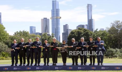 Para Menteri Luar Negeri ASEAN saat foto keluarga di Gedung Pemerintah pada KTT Khusus Perhimpunan Bangsa-Bangsa Asia Tenggara, ASEAN-Australia di Melbourne, Australia, Rabu, (6/3/2024).