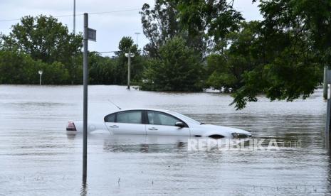 Sydney akan mencatat tahun terbasahnya dalam 164 tahun saat pihak berwenang bersiap menghadapi banjir besar di timur Australia. 