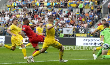 Bek kanan timnas Inggris, Kyle Walker (dua dari kiri) saat tampil di kualifikasi Euro 2024, Sabtu (9/9/2023).