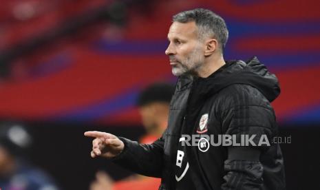  Pelatih kepala Wales Ryan Giggs