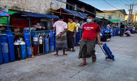 Pakar PBB tentang Myanmar meminta junta untuk mempertanggungjawabkan USD350 juta  bantuan Covid-19 yang diberikan IMF sebelum kudeta - Anadolu Agency