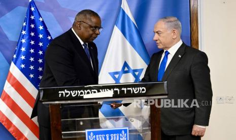 Menteri Pertahanan AS  Lloyd Austin  bertemu dengan Perdana Menteri Israel Benjamin Netanyahu