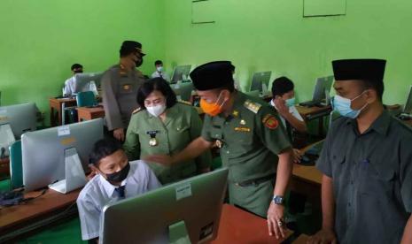 Siswa SD dan SMP di Ponorogo Kembali Pembelajaran Tatap Muka