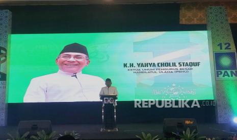 Larangan Buka Bersama, Ketum PBNU: Lebih Penting Bagi-bagi ke Fakir Miskin. Foto:   Ketua Umum Pengurus Besar Nahdlatul Ulama (PBNU) KH. Yahya Cholil Staquf menghadiri acara Simposium Satu Abad NU yang digelar PAN di Hotel Sheraton, Surabaya, Sabtu (18/2). 