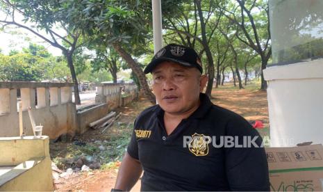 Ketua RW Rusunawa Marunda, Junadidi. Ketua RW Rusunawa Marunda bantah laporan Greenpeace soal penyakit kulit akibat polusi