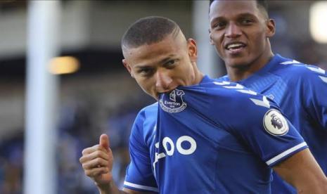 Mencari Striker Baru, Manchester United Incar Richarlison