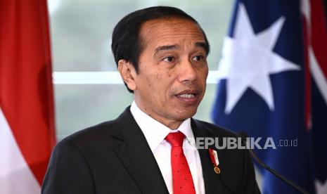 Presiden Jokowi dianggap lebih menjagokan Prabowo daripada Ganjar sebagai capres 2024, Sekjen PDIP Hasto Kristiyanto membantah anggapan itu. (ilustrasi)