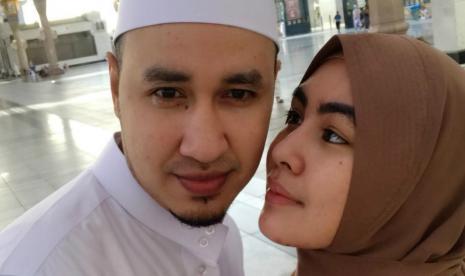 Habib Usman bin Yahya dan Kartika Putri.