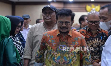 Terdakwa kasus pemerasan dan gratifikasi Syahrul Yasin Limpo (SYL) usai menjadi saksi mahkota dalam sidang lanjutan, di Pengadilan Tipikor, Jakarta, Senin (24/6/2024).