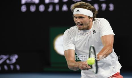  Alexander Zverev dari Jerman dikenai skors delapan pekan dari pertandingan apapun yang diakui ATP. Larangan tanding dan denda ditetapkan setelah Zverev memukul kursi wasit di turnamen Acapulco. 