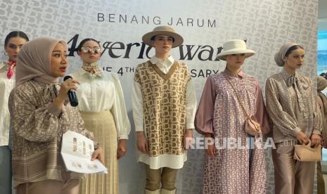 Benang Jarum merilis koleksi bertema 4everforward - Anniversary Soiree dalam perayaan hari jadi yang keempat. Perpaduan knit dan cotton dengan warna kembali earth tone diprediksi jadi tren tahun ini. 